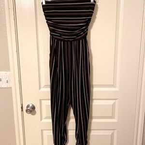 Super cute & comfortable skinny leg jumpsuit.